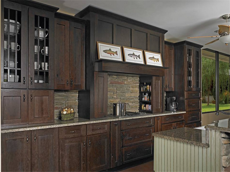 古典风厨房实木橱柜装修图