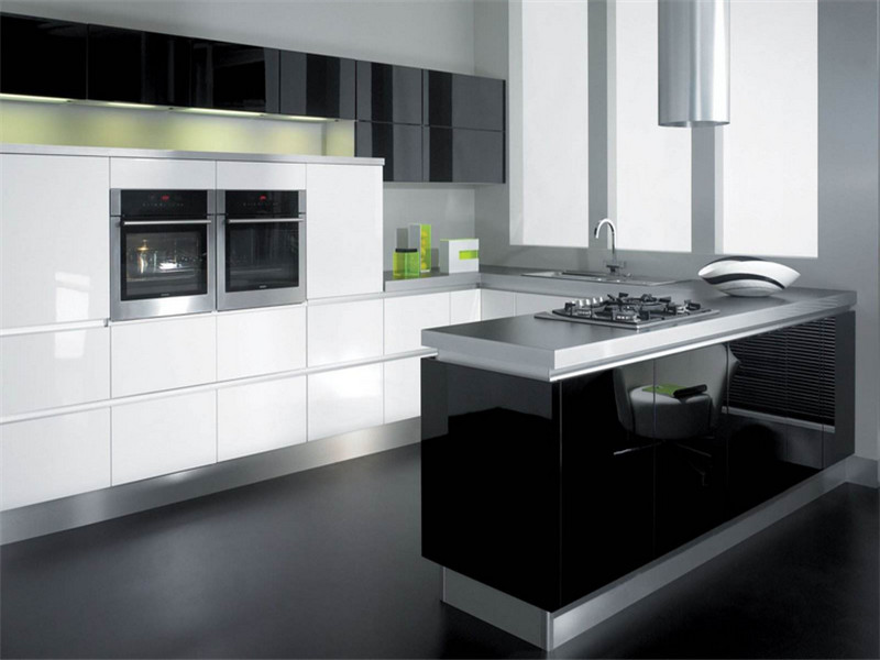 现代厨房黑白色搭配装修图