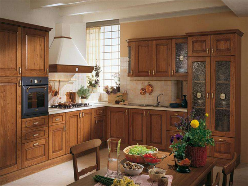 古典欧式实木厨房橱柜装修效果图