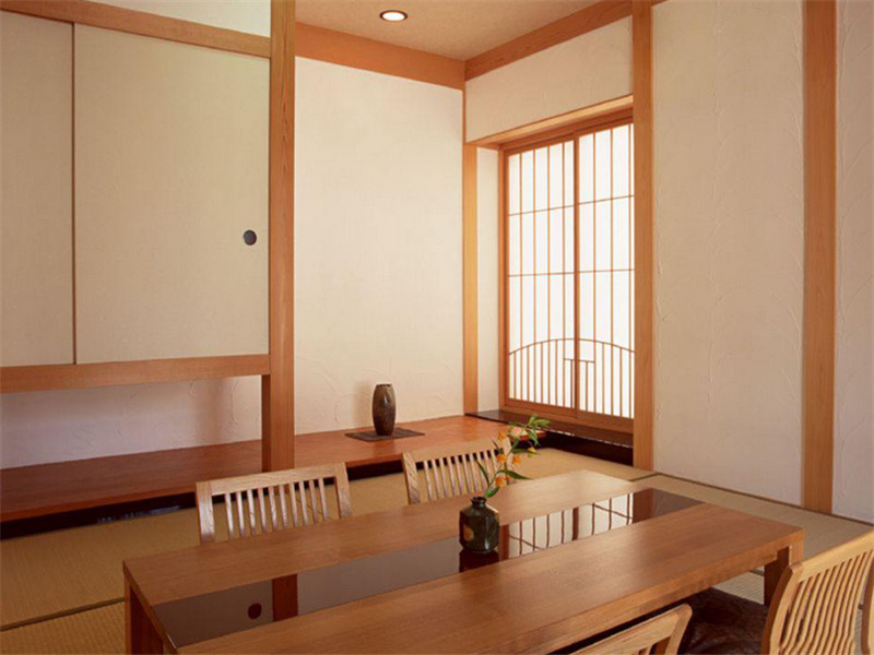 日式风格餐厅实木餐桌装修效果图