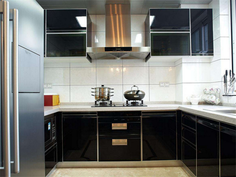现代厨房黑色橱柜装修图赏析